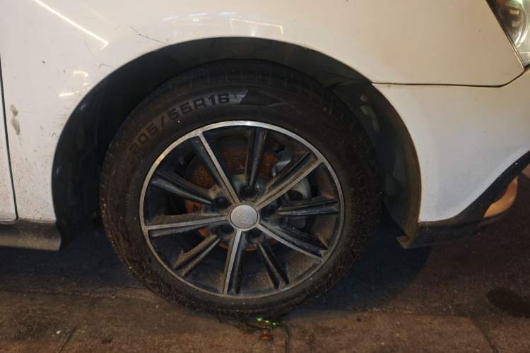 Used Geely Auto Emgrand 2015 Hatchback RS 1.3T CVT Top-Tier Version Right Front Wheel Hub