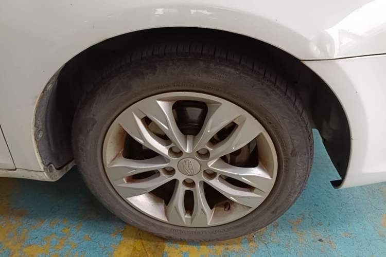 Used Geely Auto Emgrand 2015 Sedan 1.5L CVT Upward Version Right Front Wheel Hub