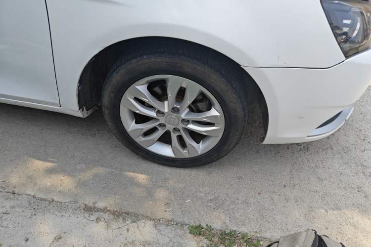 Used Geely Auto Emgrand 2015 Sedan 1.5L Manual - Top Trim Level Right Front Wheel Hub