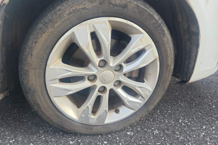 Used Geely Auto Emgrand 2015 Sedan 1.5L Manual - Top Trim Level Right Front Wheel Hub