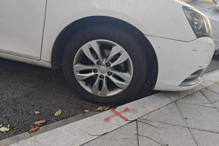 Used Geely Auto Emgrand 2015 Sedan 1.5L CVT Upward Version Right Front Wheel Hub