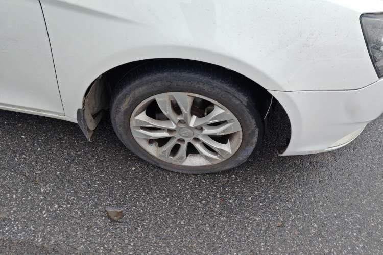 Used Geely Auto Emgrand 2015 Sedan 1.5L Manual - Top Trim Level Right Front Wheel Hub