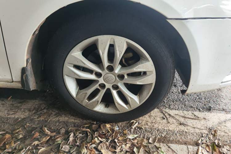 Used Geely Auto Emgrand 2015 Sedan 1.5L CVT Upward Version Right Front Wheel Hub