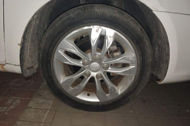 Used Geely Auto Emgrand  Right Front Wheel Hub