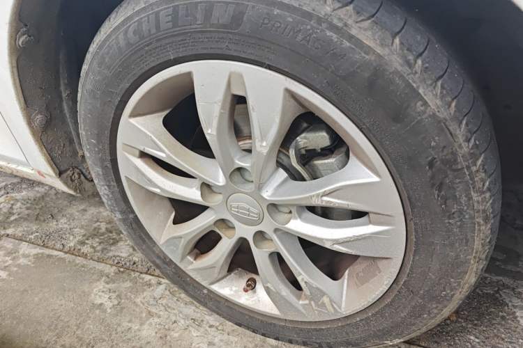 Used Geely Auto Emgrand 2015 Sedan 1.5L CVT Upward Version Right Front Wheel Hub