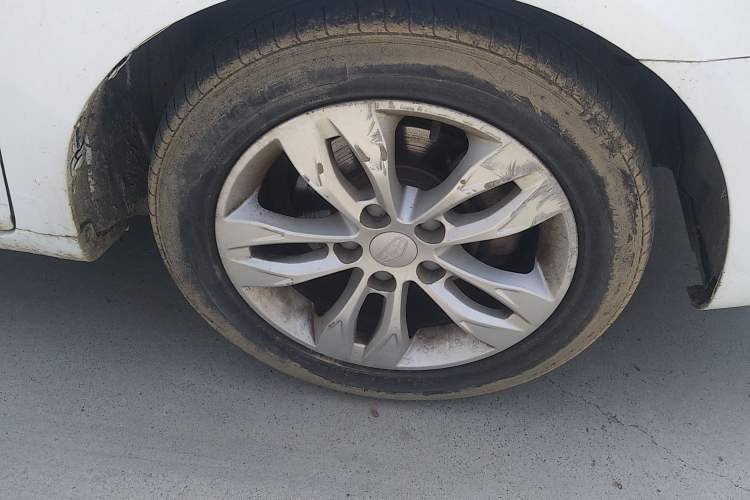 Used Geely Auto Emgrand 2015 Sedan 1.5L Manual - Top Trim Level Right Front Wheel Hub