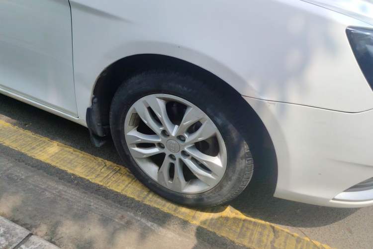 Used Geely Auto Emgrand 2015 Sedan 1.5L Manual - Top Trim Level Right Front Wheel Hub