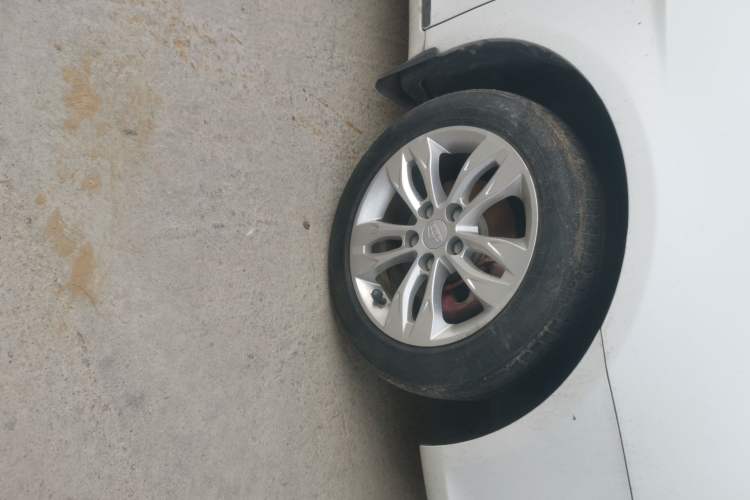 Used Geely Auto Emgrand 2015 Sedan 1.5L Manual - Top Trim Level Right Front Wheel Hub