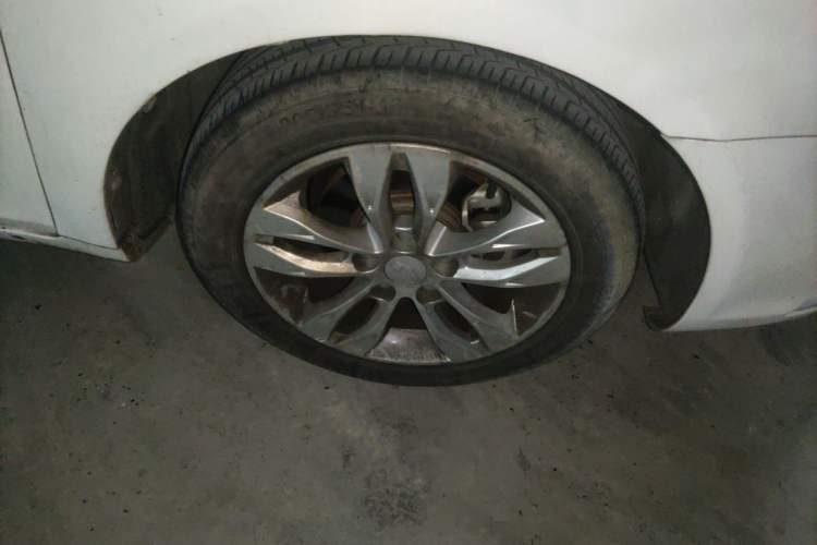 Used Geely Auto Emgrand 2015 Sedan 1.5L CVT Upward Version Right Front Wheel Hub