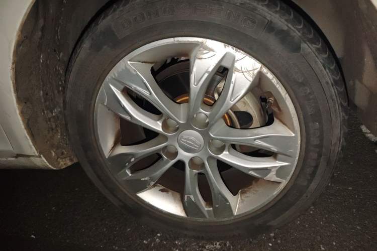 Used Geely Auto Emgrand 2015 Sedan 1.3T CVT Upward Edition Right Front Wheel Hub