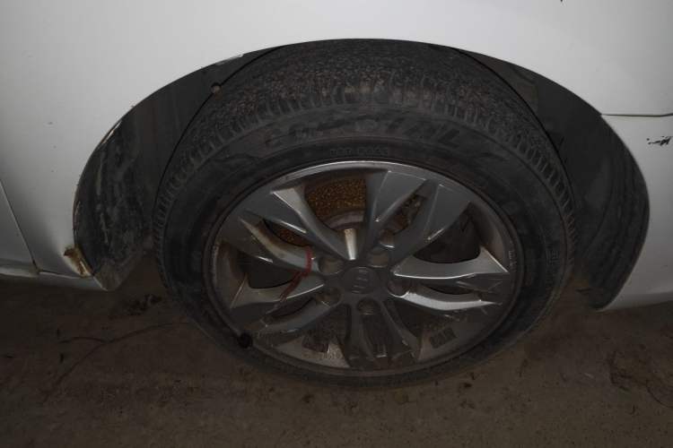 Used Geely Auto Emgrand 2015 Sedan 1.5L Manual - Top Trim Level Right Front Wheel Hub