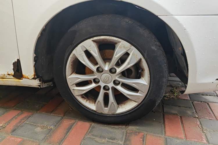 Used Geely Auto Emgrand 2015 Sedan 1.5L Manual - Top Trim Level Right Front Wheel Hub