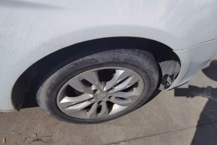 Used Geely Auto Emgrand 2015 Sedan 1.5L Manual - Top Trim Level Right Front Wheel Hub