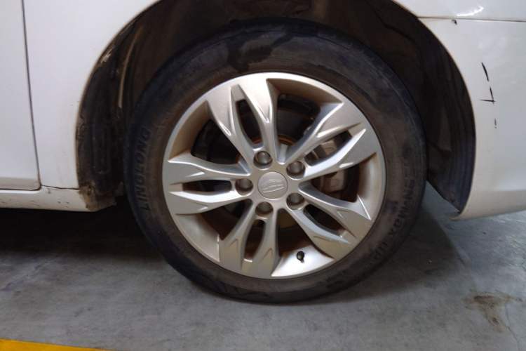 Used Geely Auto Emgrand 2015 Sedan 1.5L CVT Upward Version Right Front Wheel Hub