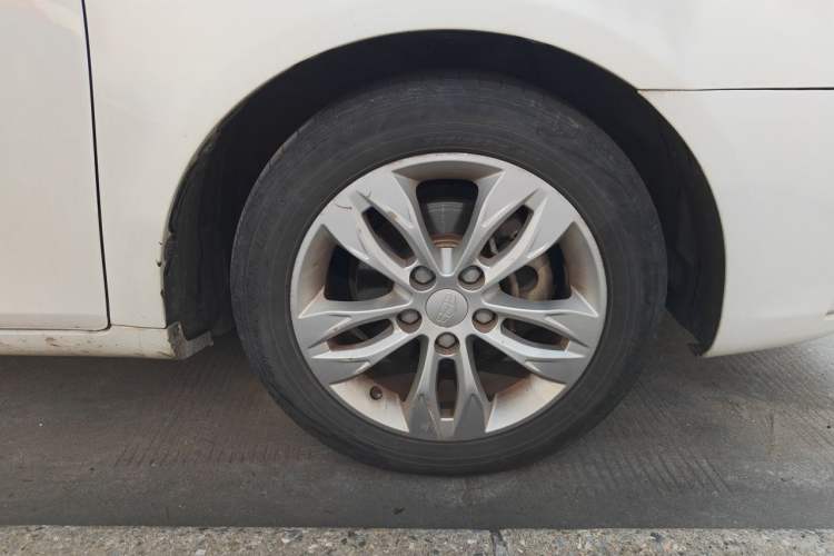 Used Geely Auto Emgrand 2015 Sedan 1.5L CVT Upward Version Right Front Wheel Hub