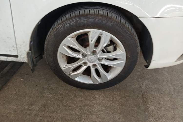 Used Geely Auto Emgrand 2015 Sedan 1.5L CVT Upward Version Right Front Wheel Hub