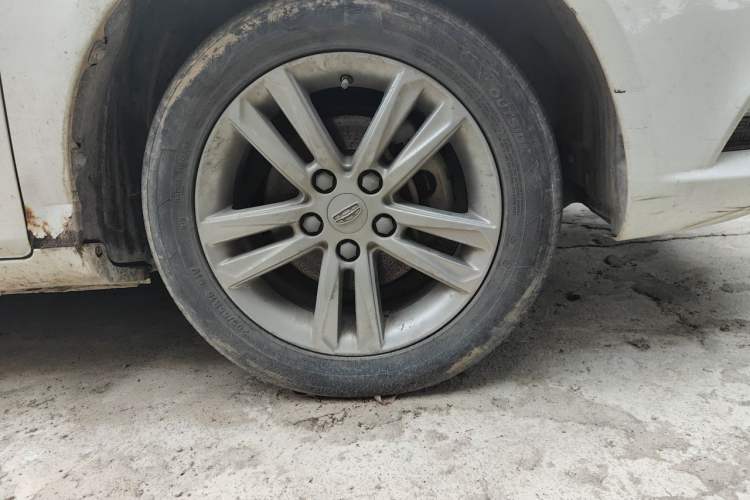 Used Geely Auto Emgrand 2015 Sedan 1.5L Manual - Top Trim Level Right Front Wheel Hub