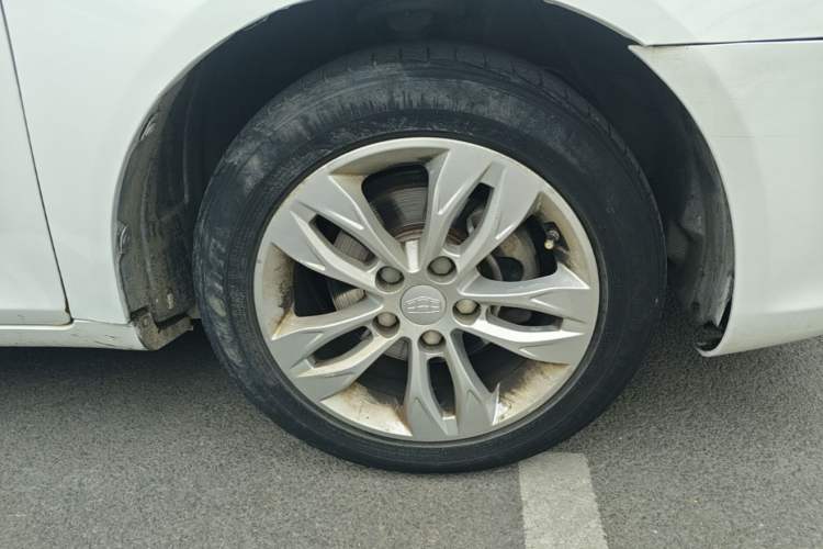 Used Geely Auto Emgrand 2015 Sedan 1.5L Manual - Top Trim Level Right Front Wheel Hub