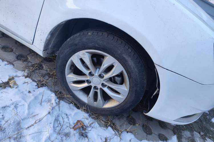 Used Geely Auto Emgrand 2015 Sedan 1.5L Manual - Top Trim Level Right Front Wheel Hub