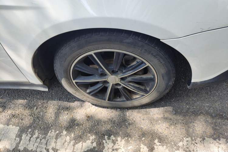 Used Geely Auto Emgrand 2015 Hatchback RS 1.5L Manual - Top Trim Level Right Front Wheel Hub