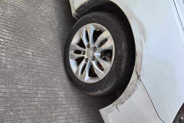 Used Geely Auto Emgrand 2015 Sedan 1.5L Manual - Top Trim Level Right Front Wheel Hub