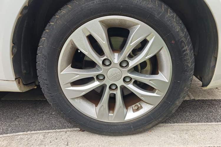 Used Geely Auto Emgrand 2015 Sedan 1.5L CVT Upward Version Right Front Wheel Hub