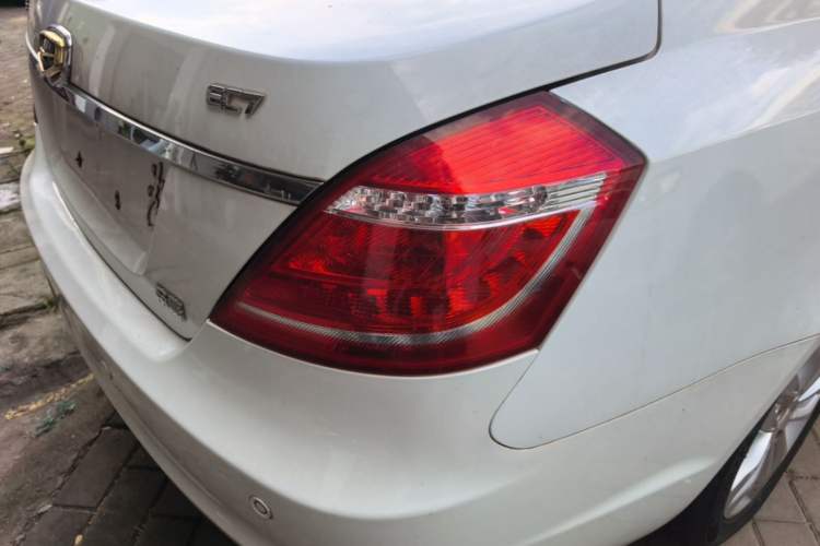 Used Geely Auto Emgrand 2015 Sedan 1.5L CVT Upward Version Right Rear Taillight