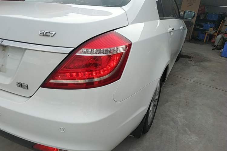 Used Geely Auto Emgrand 2015 Sedan 1.5L Manual - Top Trim Level Right Rear Taillight