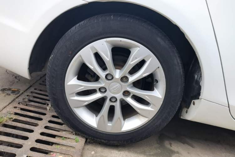 Used Geely Auto Emgrand 2015 Sedan 1.5L CVT Upward Version Right Rear Wheel Hub