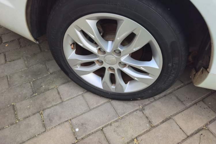Used Geely Auto Emgrand 2015 Sedan 1.5L CVT Upward Version Right Rear Wheel Hub