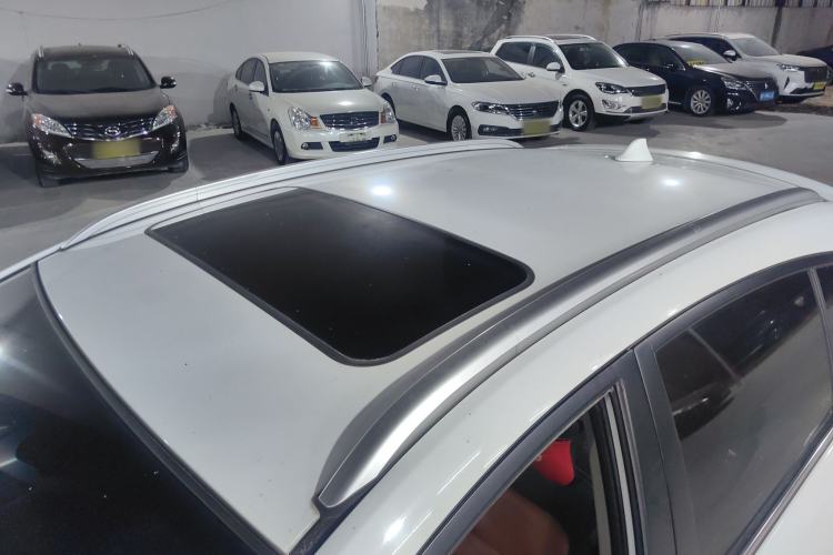 Used Geely Auto Emgrand 2015 Hatchback RS 1.5L Manual - Top Trim Level Roof