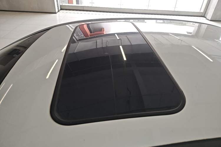 Used Geely Auto Emgrand 2015 Sedan 1.5L Manual - Top Trim Level Roof