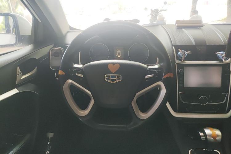 Used Geely Auto Emgrand 2015 Sedan 1.5L CVT Upward Version Steering Wheel