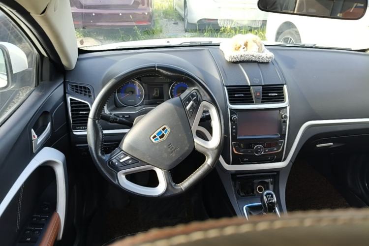 Used Geely Auto Emgrand 2015 Hatchback RS 1.3T Manual Top-Trim Version Steering Wheel