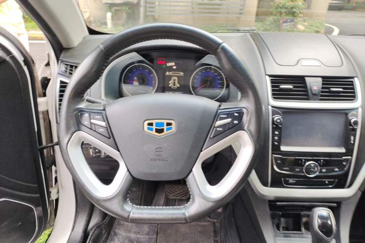 Used Geely Auto Emgrand 2015 Hatchback RS 1.3T CVT Top-Tier Version Steering Wheel