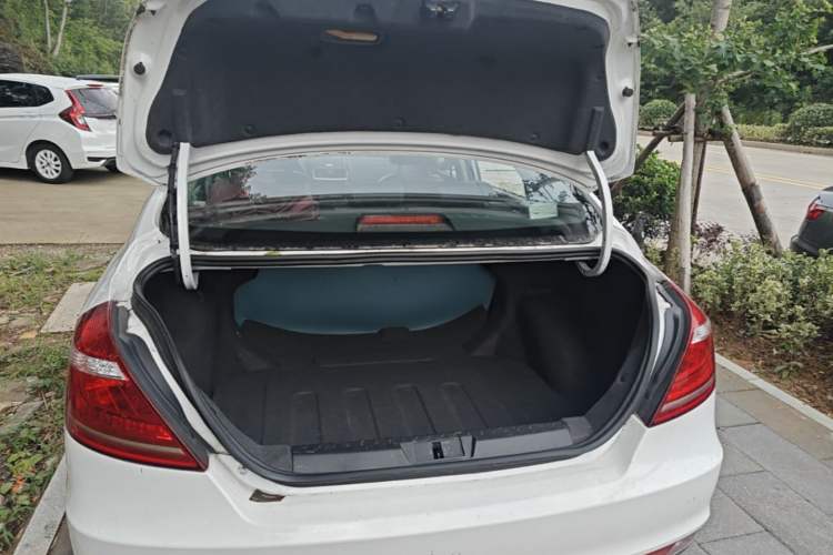 Used Geely Auto Emgrand 2015 Sedan 1.5L Manual - Top Trim Level Trunk