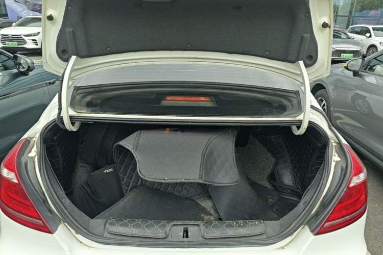Used Geely Auto Emgrand 2015 Sedan 1.5L Manual - Top Trim Level Trunk