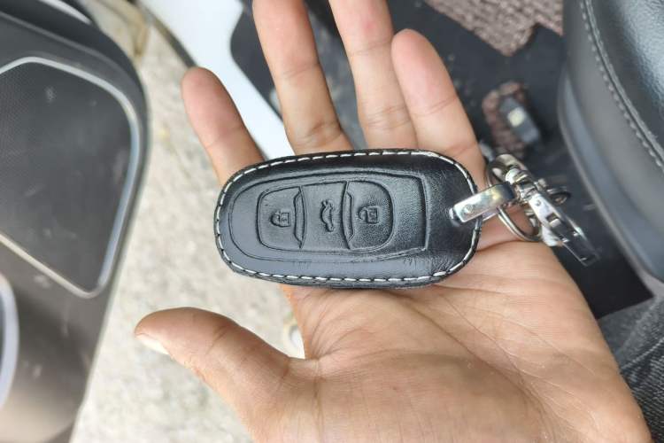 Used Geely Auto Emgrand 2015 Hatchback RS 1.5L Manual - Top Trim Level Vehicle Key