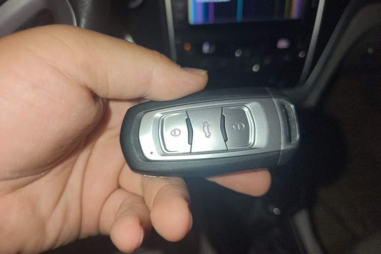 Used Geely Auto Emgrand 2015 Sedan 1.5L Manual - Top Trim Level Vehicle Key