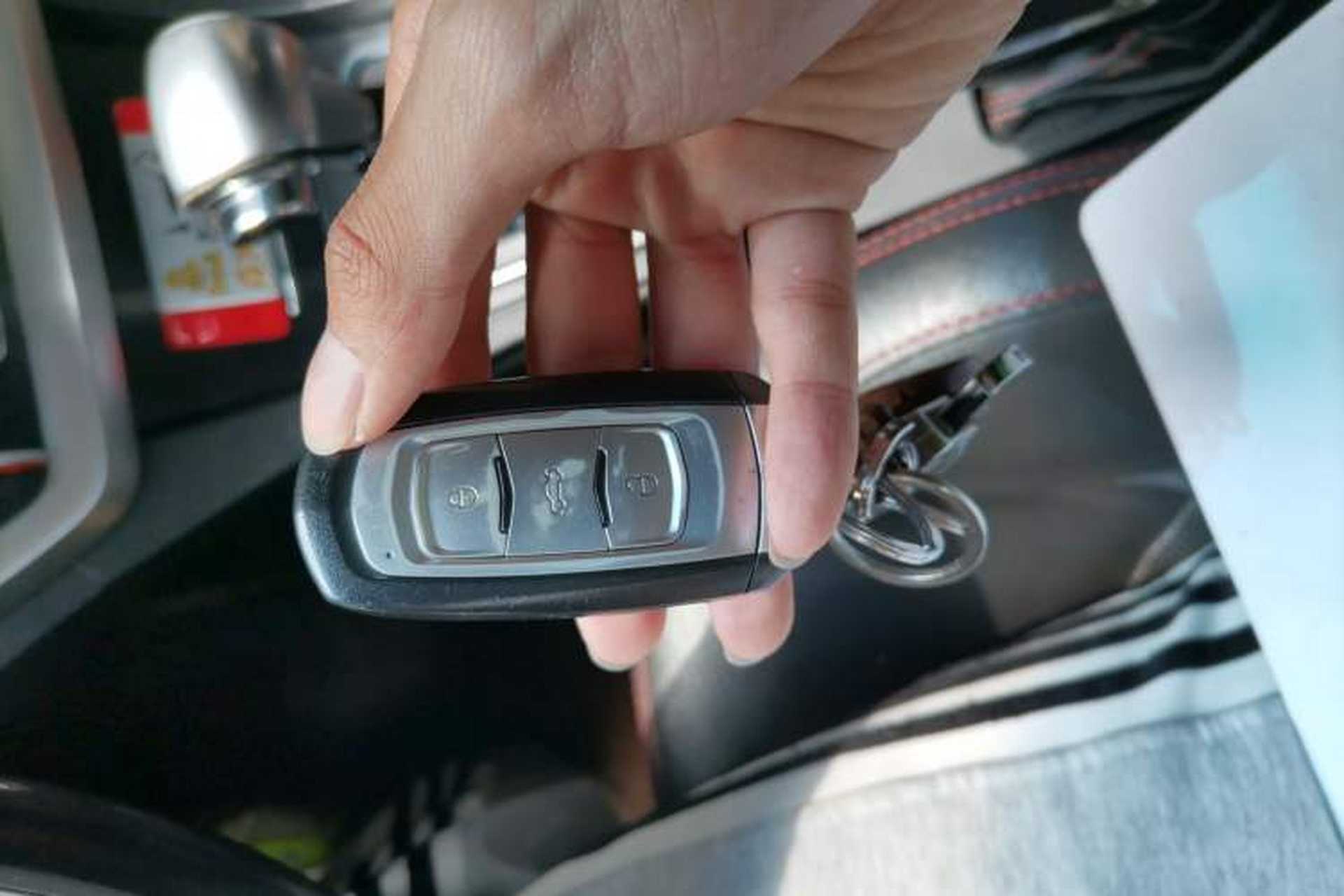 Used Geely Auto Emgrand 2015 Sedan 1.5L CVT Upward Version Vehicle Key