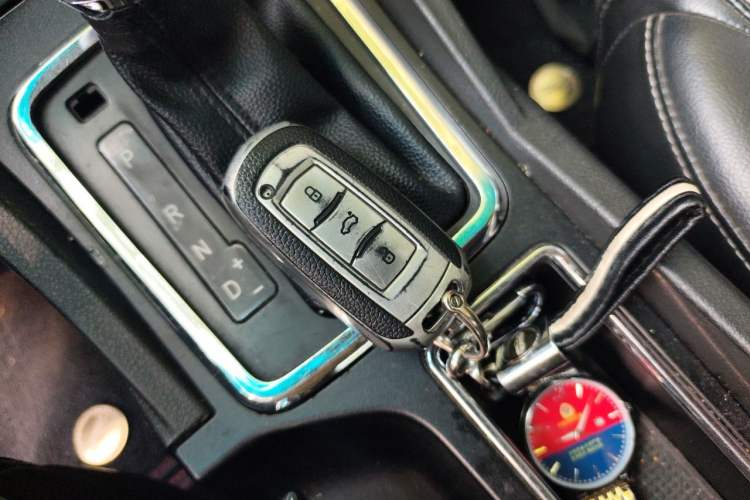 Used Geely Auto Emgrand 2015 Sedan 1.3T CVT Upward Edition Vehicle Key