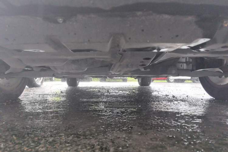 Used Geely Auto Emgrand 2015 Sedan 1.5L Manual - Top Trim Level Chassis Front