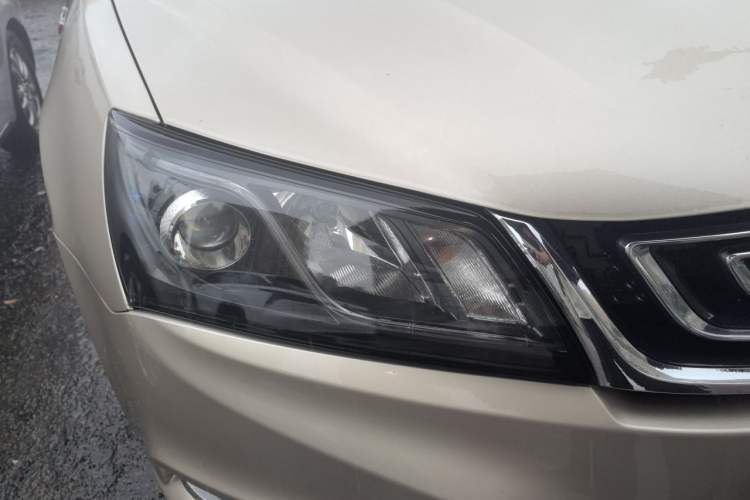 Used Geely Auto Emgrand 2015 Sedan 1.5L Manual - Top Trim Level Right Front Headlight
