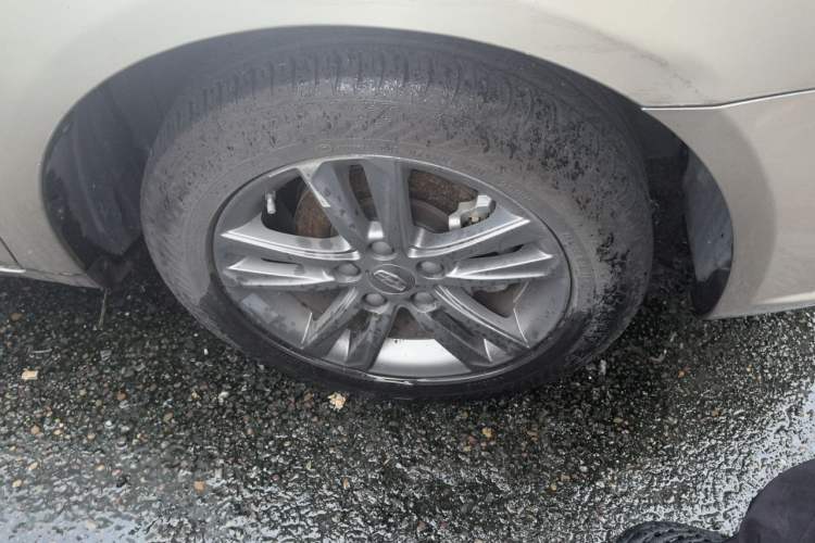 Used Geely Auto Emgrand 2015 Sedan 1.5L Manual - Top Trim Level Right Front Wheel Hub