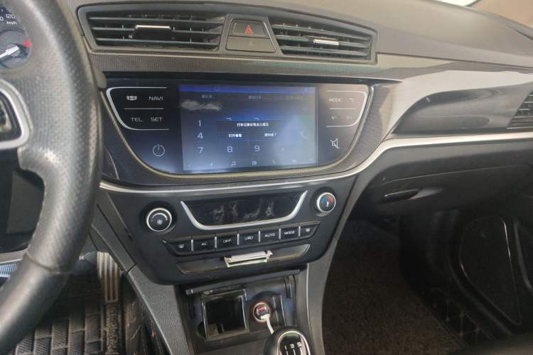 Used Geely Auto Emgrand 2016 Sedan 1.5L Manual Upward Edition Audio And AC Panel