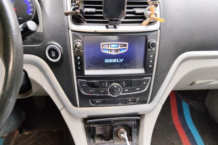 Used Geely Auto Emgrand 2016 Sedan 1.5L Manual Luxury Model Audio And AC Panel