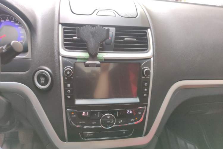 Used Geely Auto Emgrand 2016 Sedan 1.5L Manual Upward Edition Audio And AC Panel