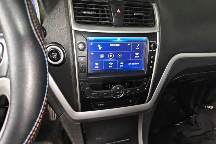 Used Geely Auto Emgrand 2016 Sedan 1.5L Manual Upward Edition Audio And AC Panel
