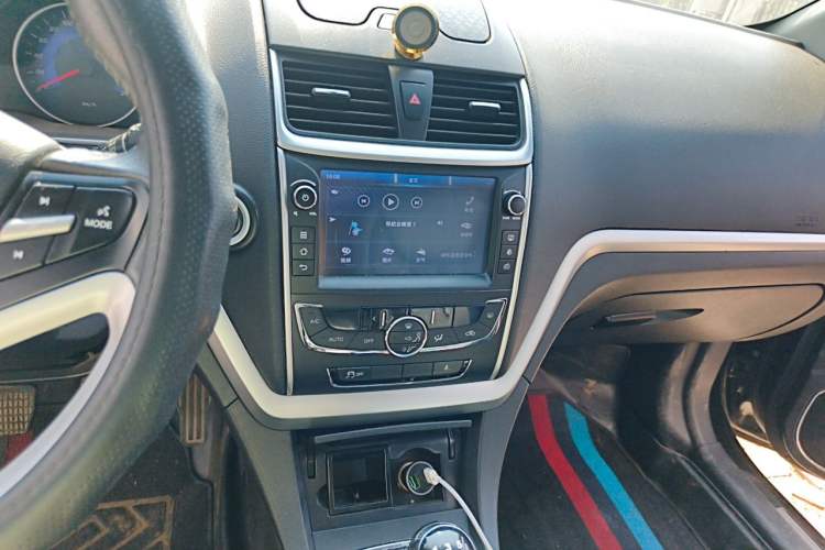 Used Geely Auto Emgrand 2016 Sedan 1.5L Manual Upward Edition Audio And AC Panel