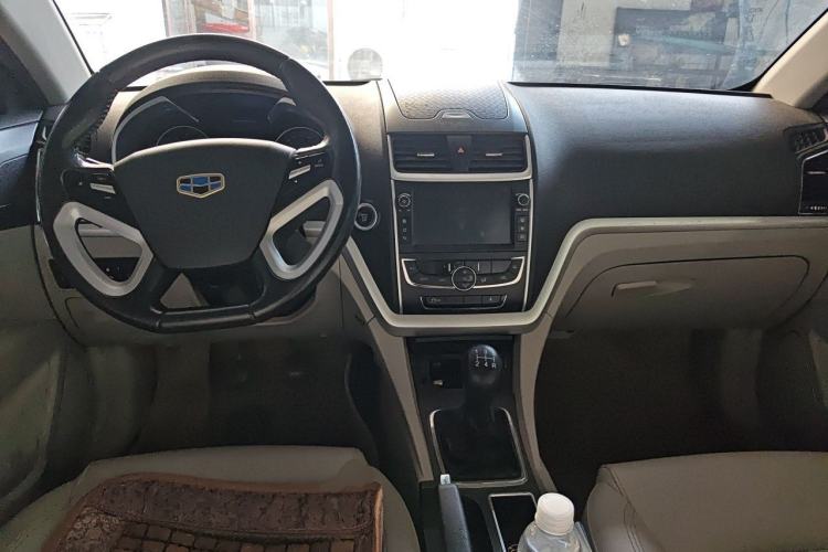Used Geely Auto Emgrand 2016 Sedan 1.5L Manual Luxury Model Center Console